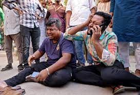 ভূমিকম্পে ঢাকায় হতাহতের পর স্বজনদের আহাজারি
